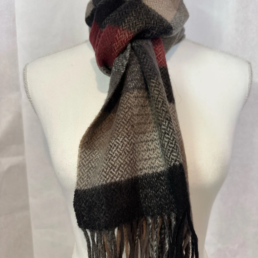 Via Condotti Wool Scarf in Black and Gray